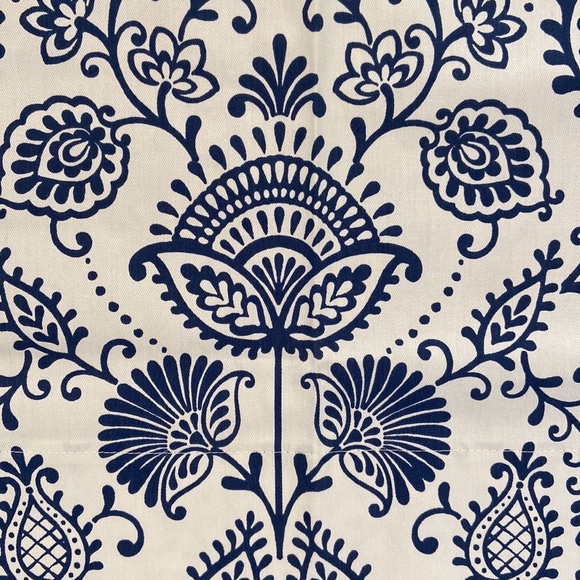 Indoor Outdoor Valance in Silas Oxford - Picture 3 of 6